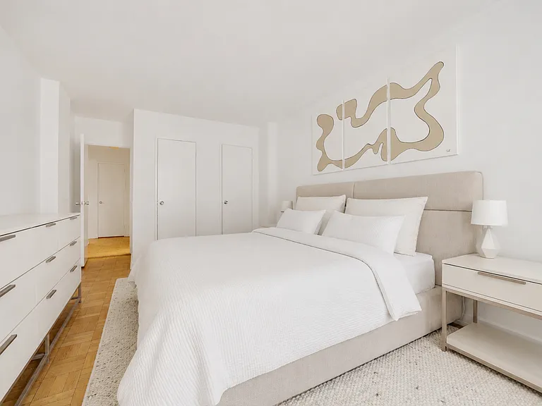 420 E 55th St #8H — Photo 8