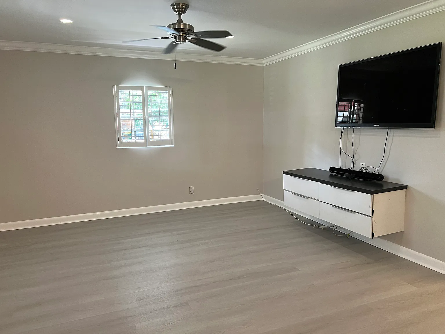 8400 Trotters Ln — Photo 4