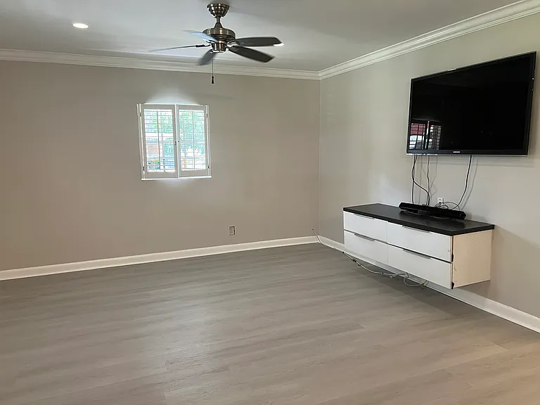 8400 Trotters Ln — Photo 4