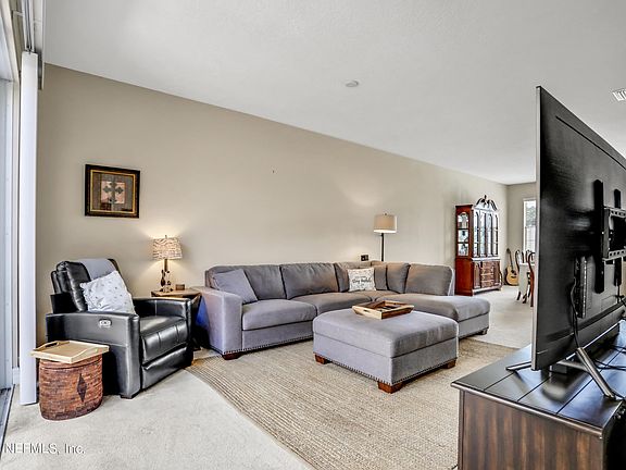 2nd image of 129 Hedgewood Dr