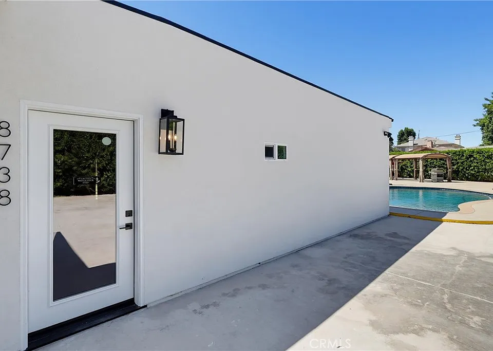 8738 Paso Robles