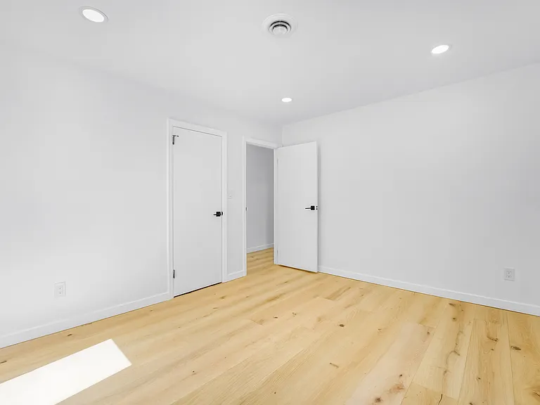306 Warrenville Rd — Photo 19