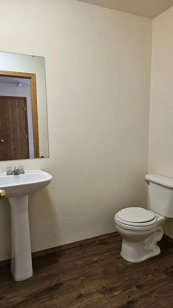 3 bed, 2.5 bath, 2216 sqft, $2,700 — Photo 4