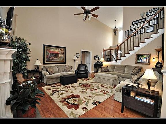 3rd image of 3622 Genoa Dr