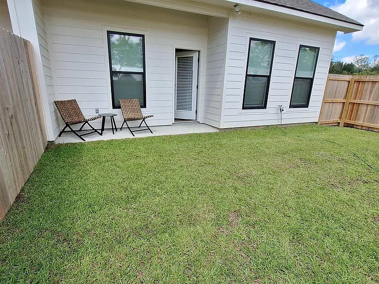 8028 Pine Valley Dr — Photo 14