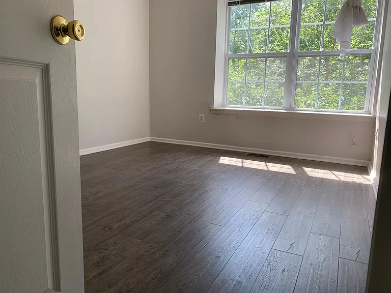 77 Prestwick Way — Photo 17