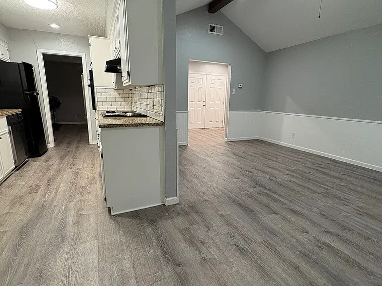 4641 Sheffield Ln — Photo 5