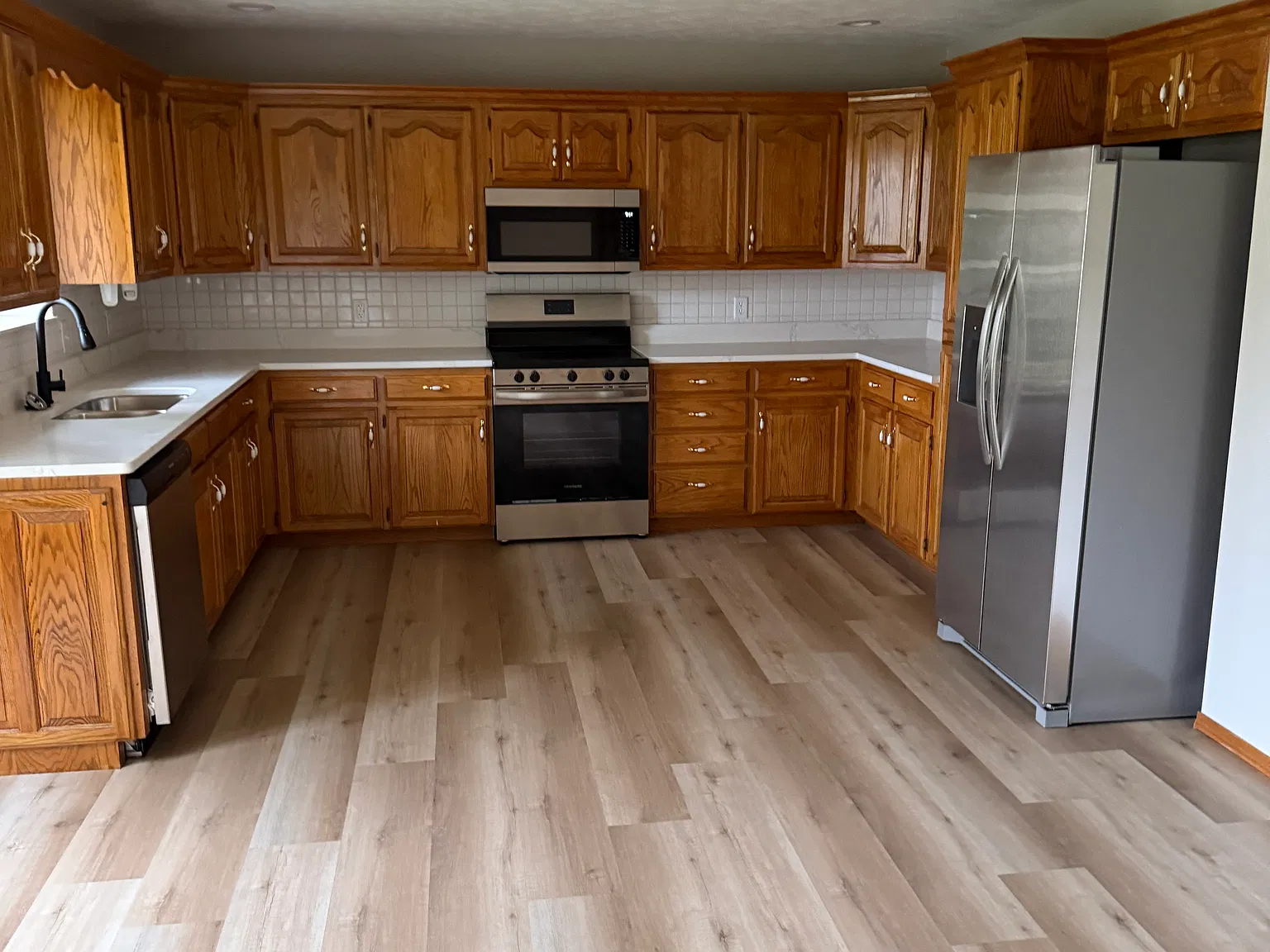 3 bed, 1849 sqft, $2,295 — Photo 3