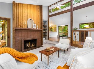 5471 NE Foster Rd, Bainbridge Island, WA 98110