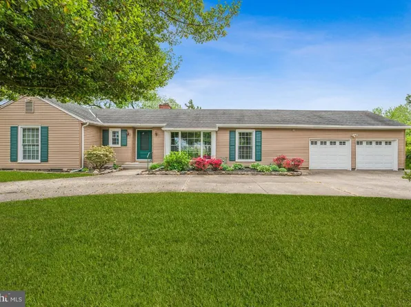 232 Main St, Mount Holly, NJ 08060