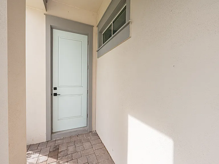 10132 Peebles St — Photo 63