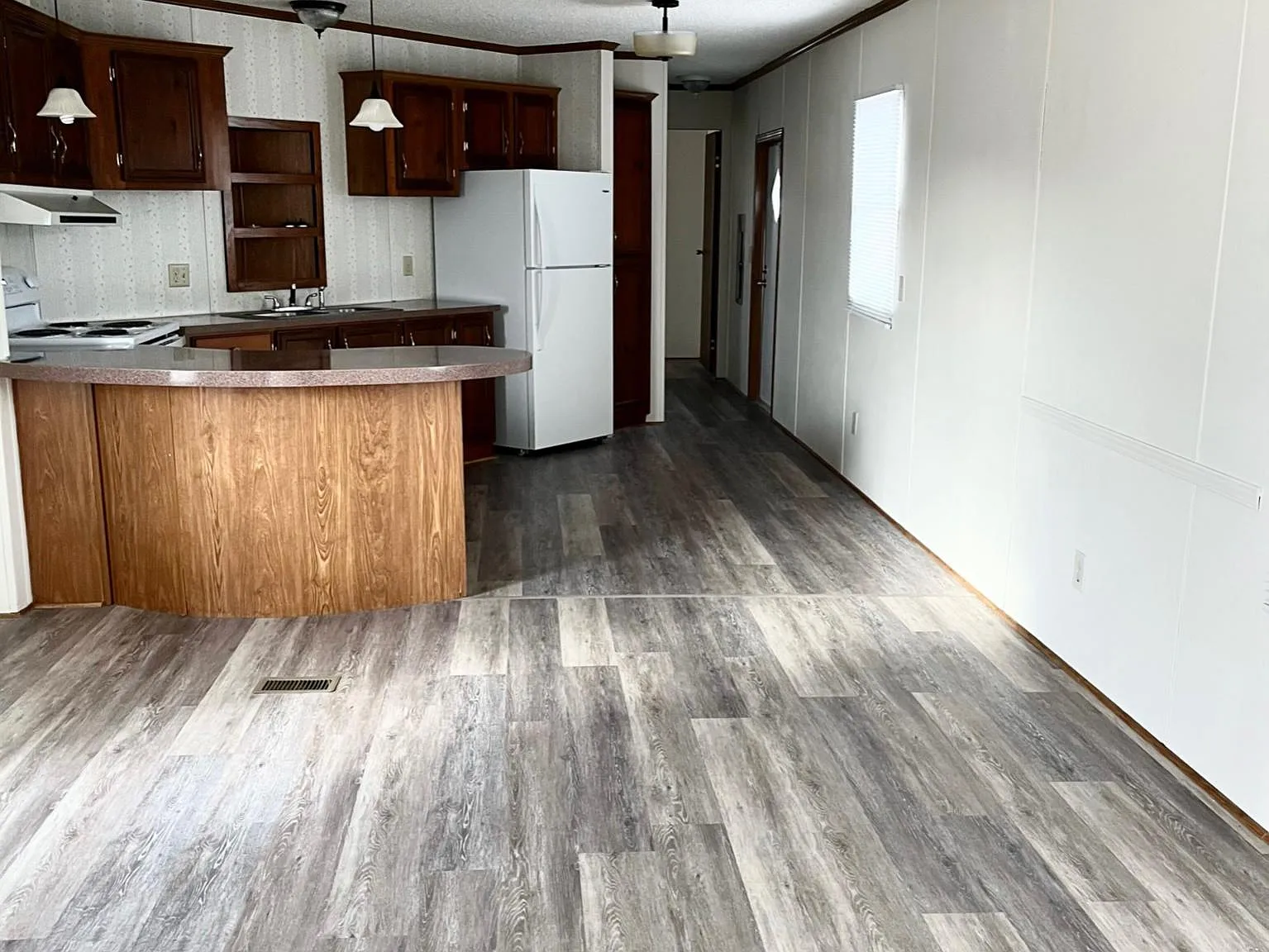 3 bed, 1064 sqft, $1,300 — Photo 2