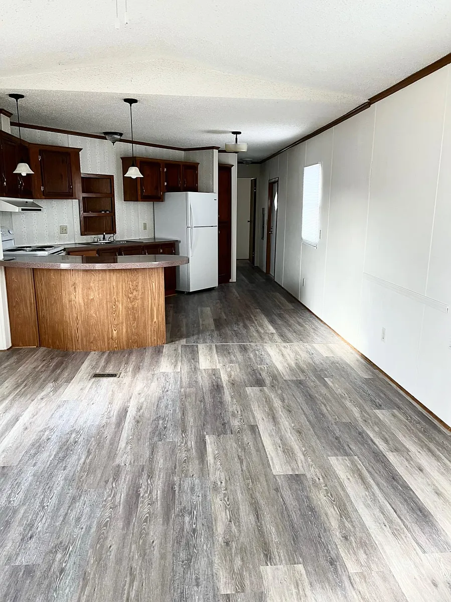 Building Photo - 104 Lynn Dr #39