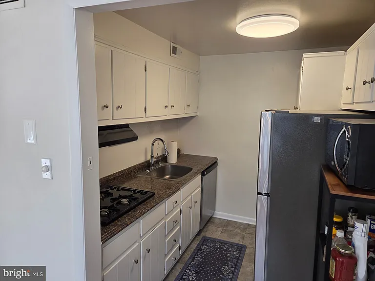 10432 Rockville Pike #301 — Photo 8