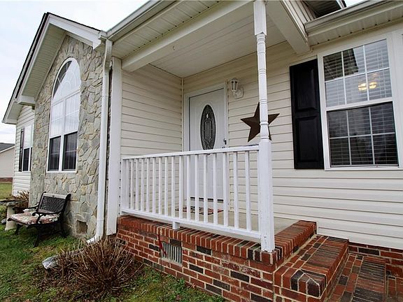 5th image of 2417 Foxfire Ln