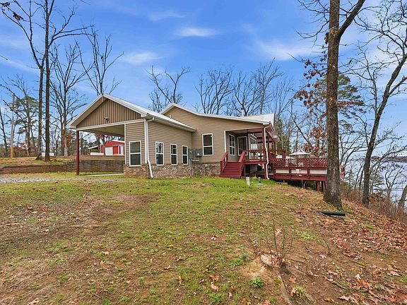 3rd image of 906 Stony Point Rd