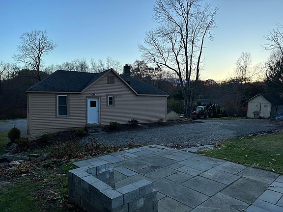 5th image of 126 Quassuk Rd