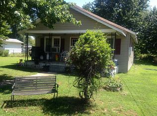 307 W 6th St, Green Forest, AR 72638