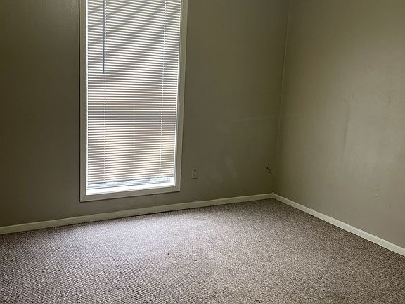 5th image of 135 Georgianna St #12