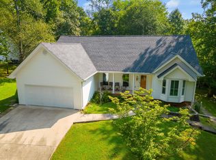 2424 Horseshoe Dr, Soddy Daisy, TN 37379