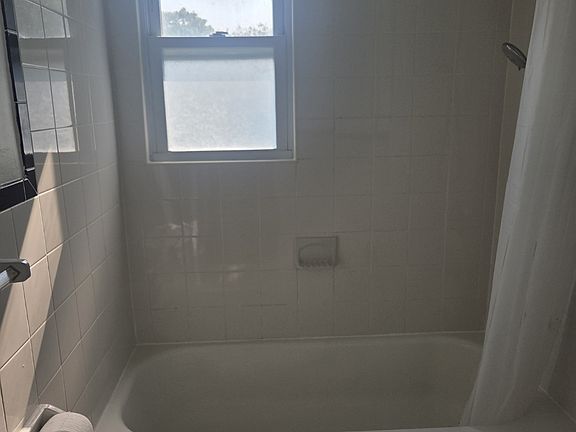 5th image of 132 Heather Hill Rd