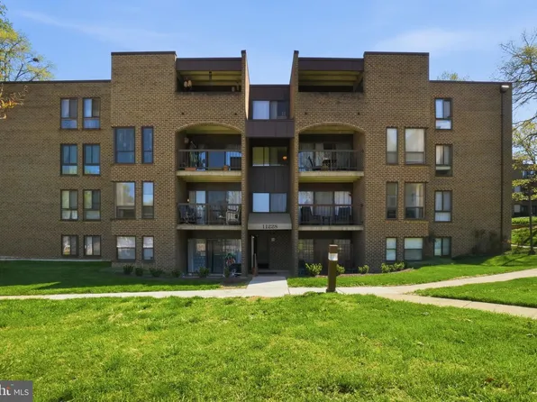 11228 Chestnut Grove Sq APT 132, Reston, VA 20190