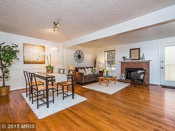3rd image of 8015 Green Tree Ct