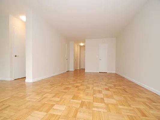 Rented by Buchbinder & Warren | media 26