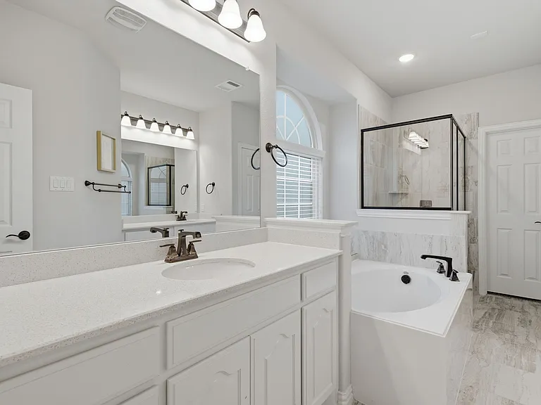 1216 Bayonet St — Photo 28