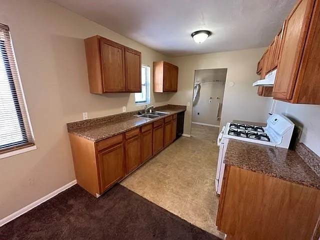 3 bed, 1334 sqft, $2,600 — Photo 4