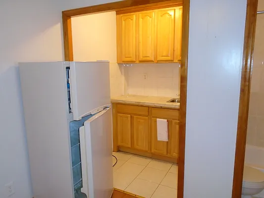 Rented by 18 REALTY | media 13