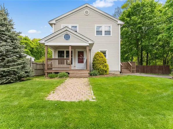 65 Redland Ave E, Rumford, RI 02916