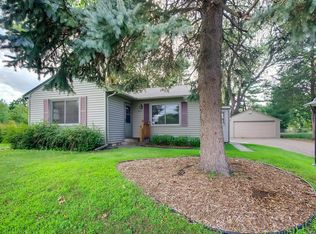 2687 Dale St N, Roseville, MN 55113