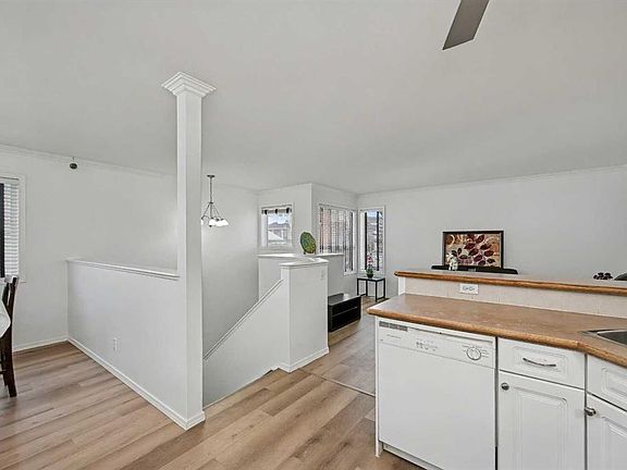 3rd image of 1409 E Strathcona Way