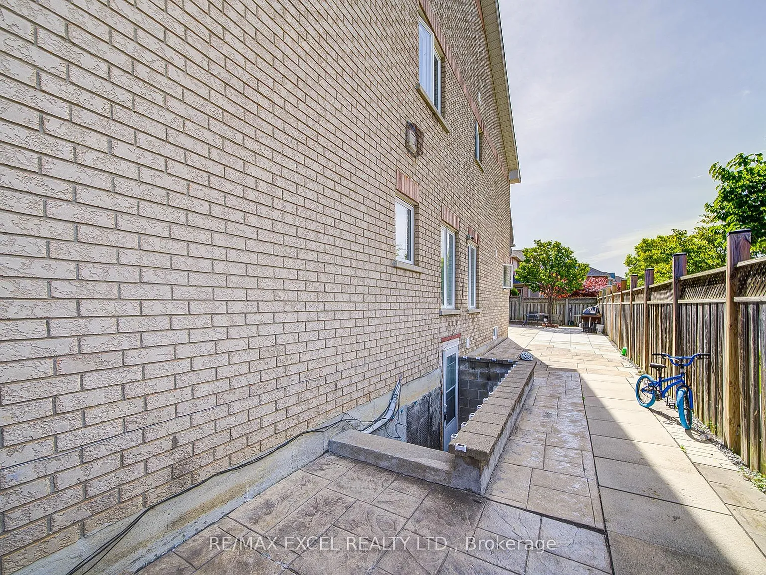 3 bed, $1,850 — Photo 2