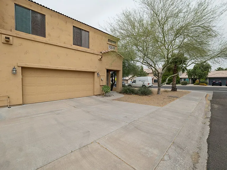 13636 N 21st Pl #1 — Photo 4