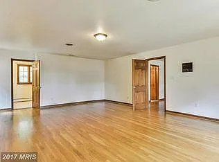 5 bed, 7800 sqft, $675 — Photo 4