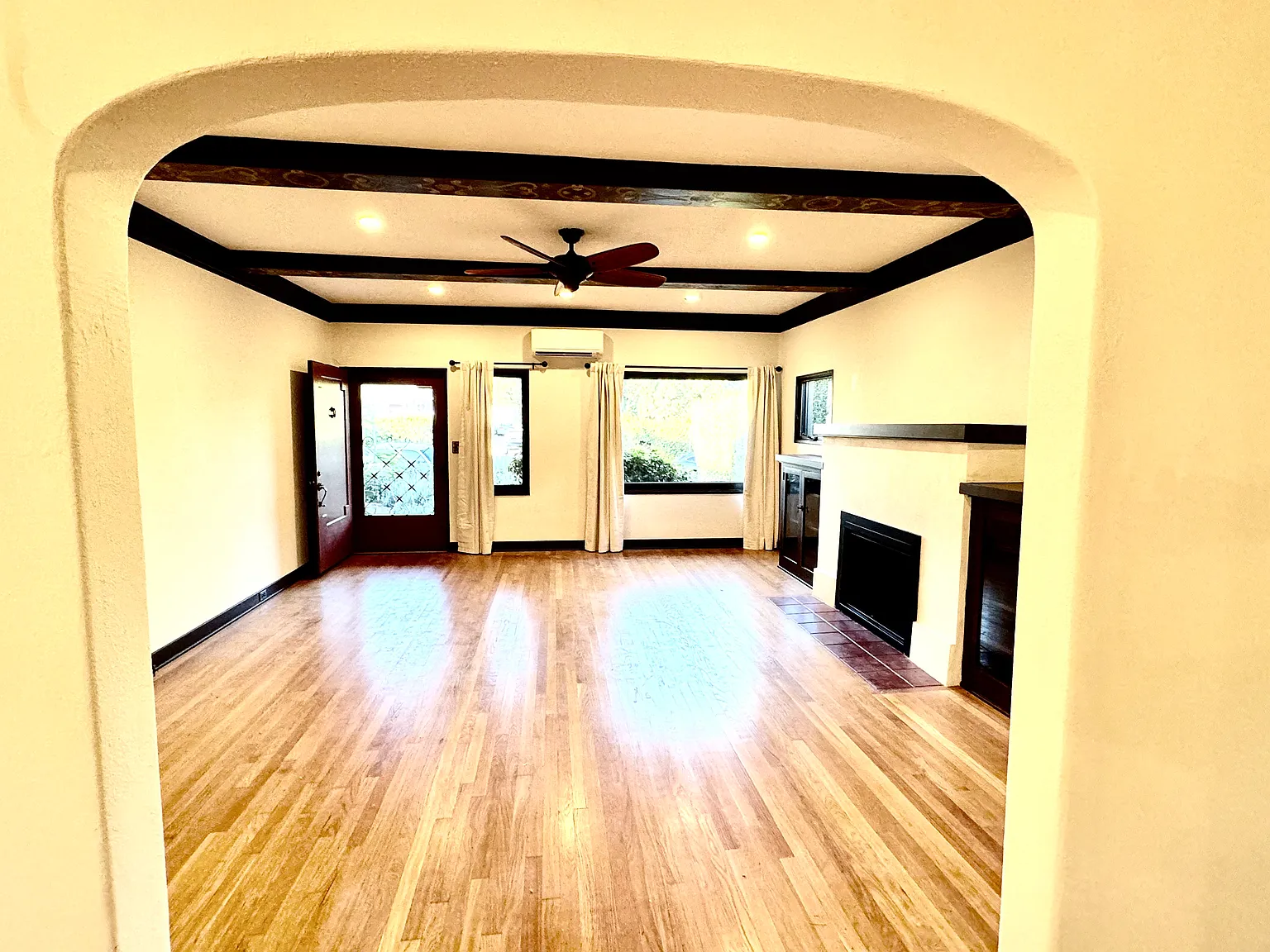 2 bed, 1550 sqft, $6,850 — Photo 4