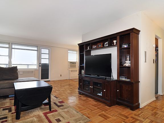 5th image of 1853 Central Park Ave APT 12F