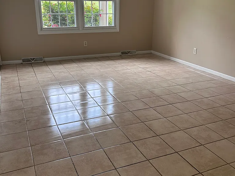 1216 Seminole Dr #2 — Photo 4