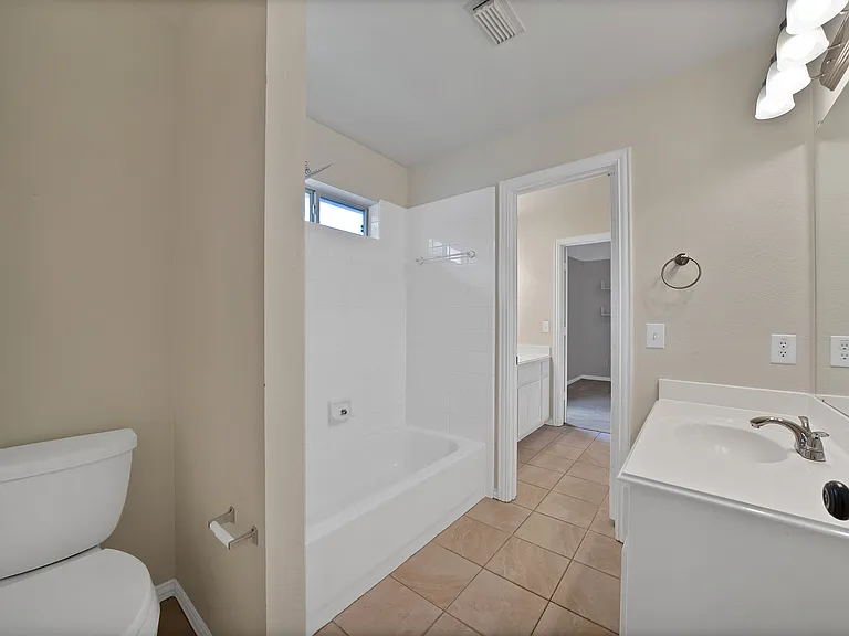 18638 Tall Oak Dr — Photo 30