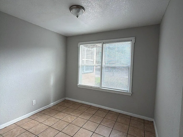 5326 Mays Dr — Photo 10