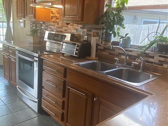 3rd image of 1805 Grasmere Dr