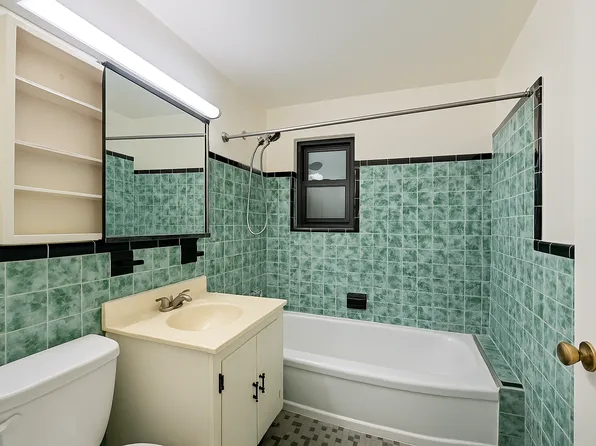 133-27 Sanford Avenue image 8 of 12