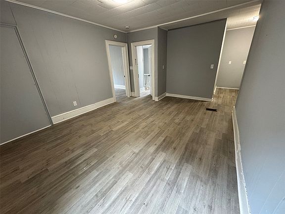 4th image of 28 Lydia St APT 2