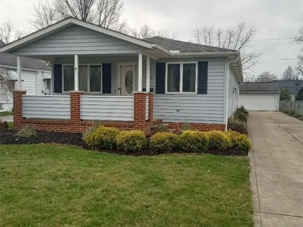 1038 Woodstock Rd, Eastlake, OH 44095