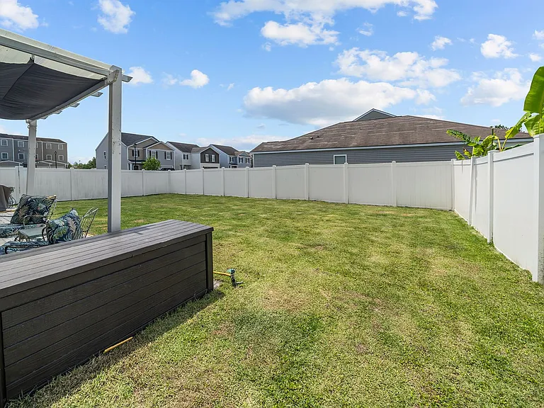 415 Valdez Ct — Photo 53