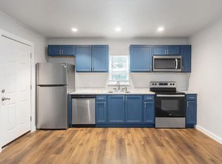 1445 Hillview Ave #B, New Braunfels, TX 78130