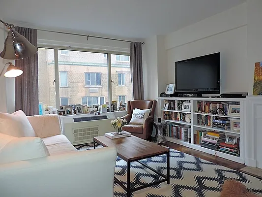 Rented by essential NEW YORK Real Estate | media 15
