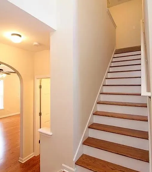 1272 Houndslake Dr — Photo 3